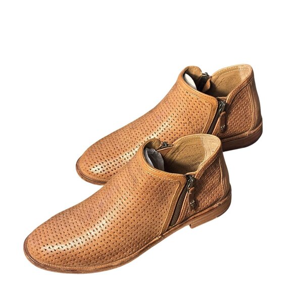 M.S. Trask Tan Leather Ankle Boots W/ Side Zippers - Picture 2 of 8